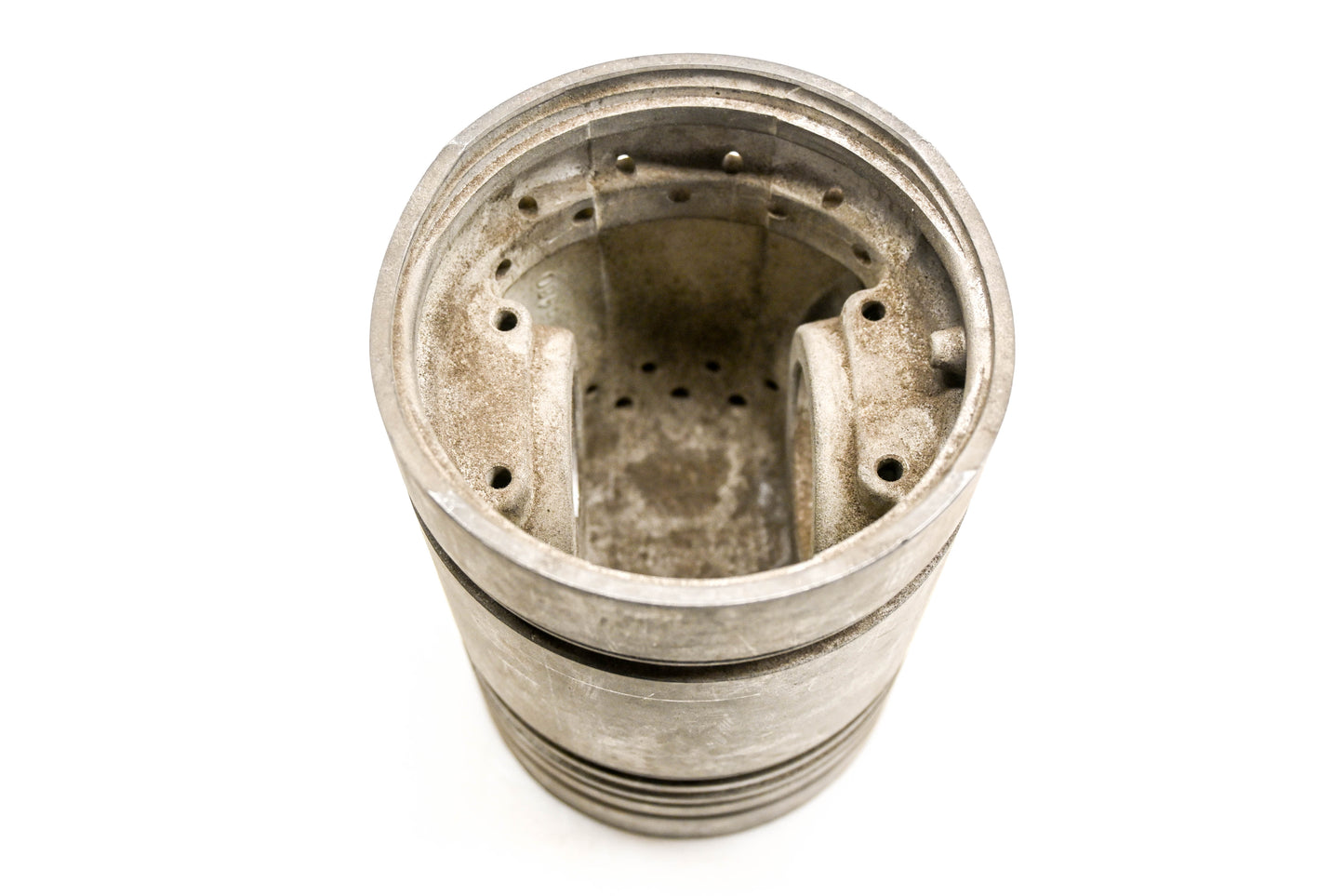 Mack 8183-235888 Piston NOS