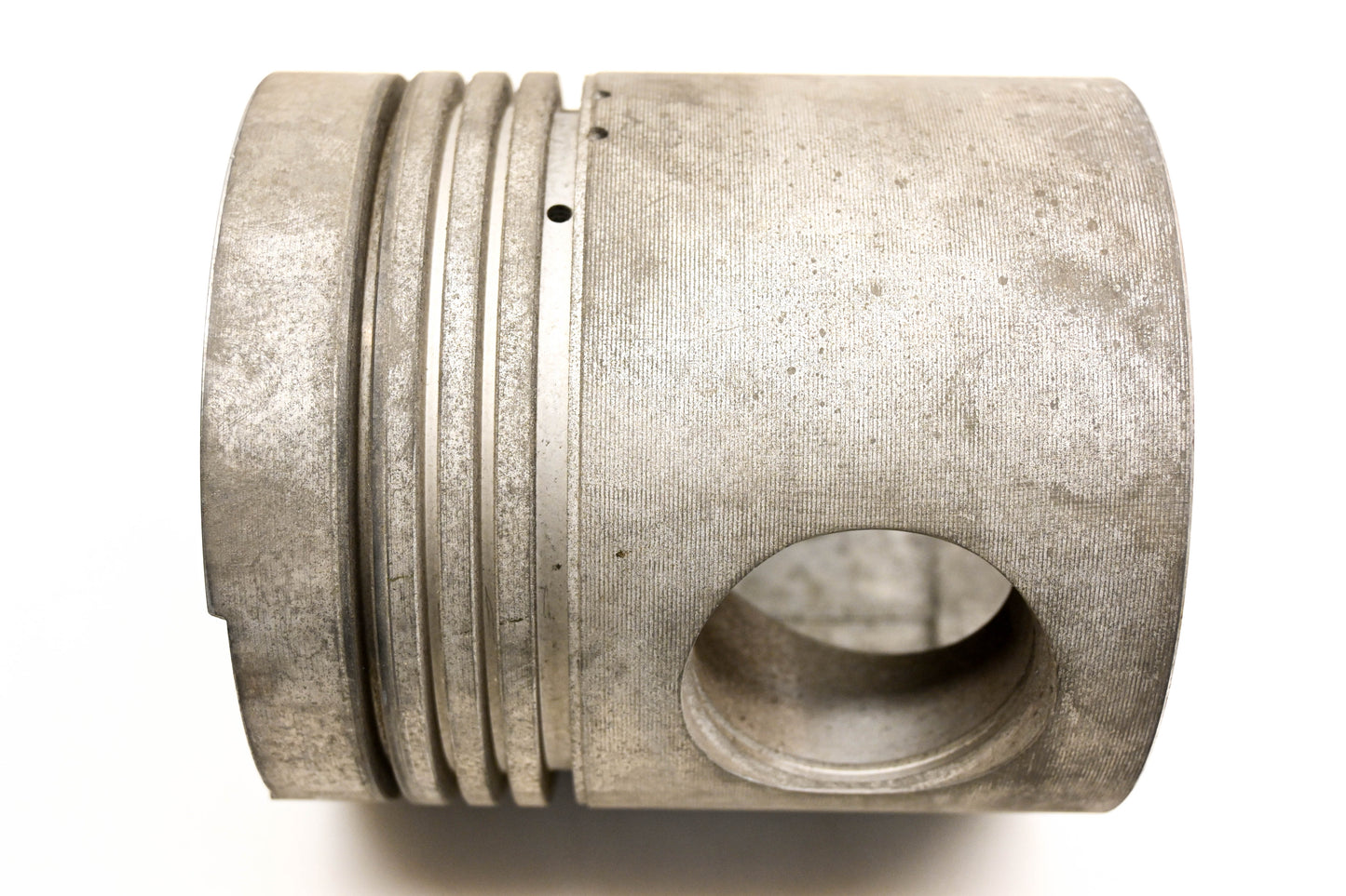 Mack 41334 B-1 D-14 Piston NOS