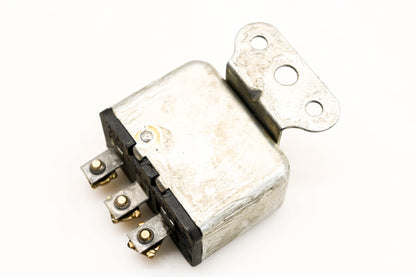 Mack 631130086 Alternator Relay NOS