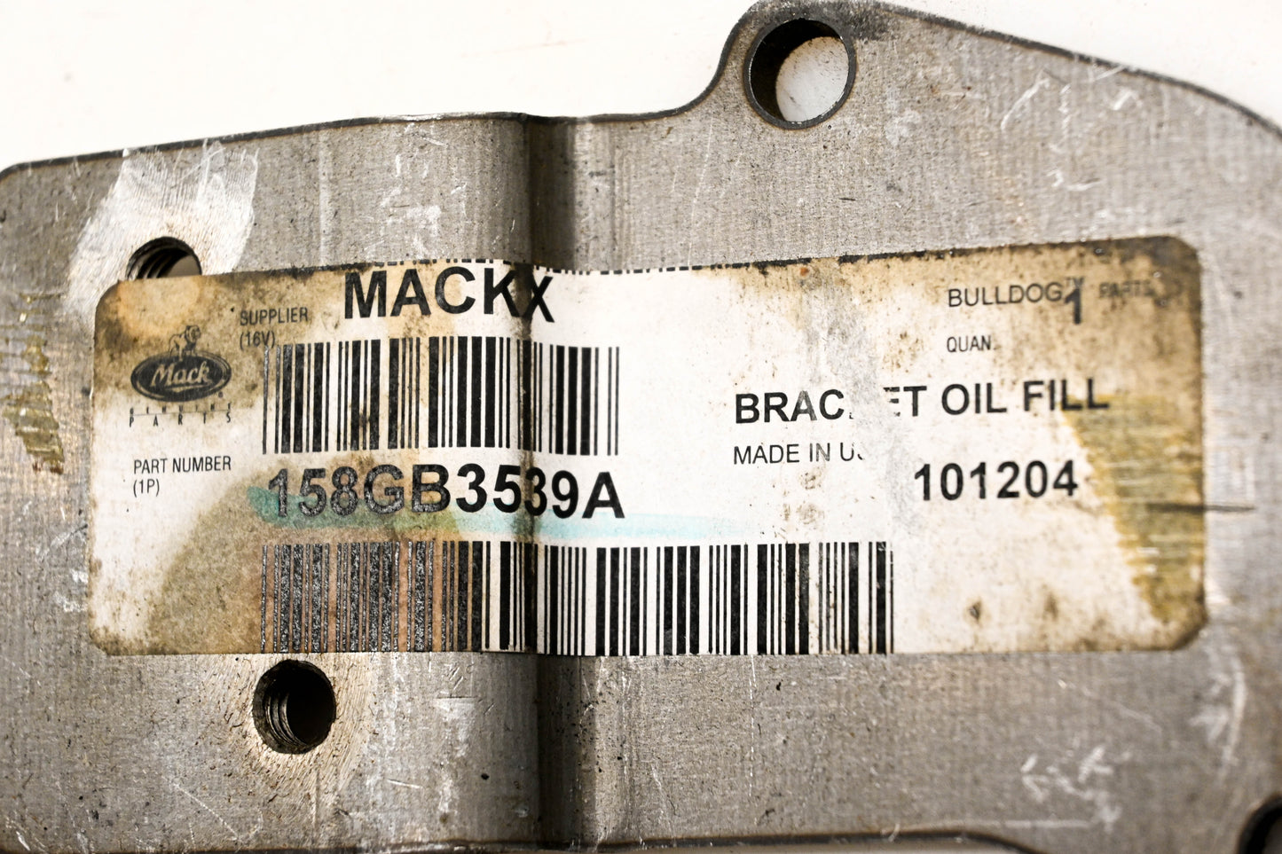 Mack 158GB3539A Oil Fill Tube Bracket NOS