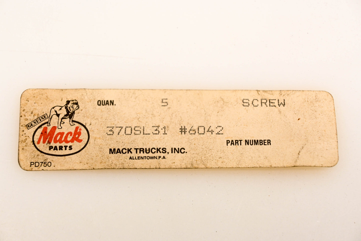 Mack 370SL31 Screws Qty 5 NOS