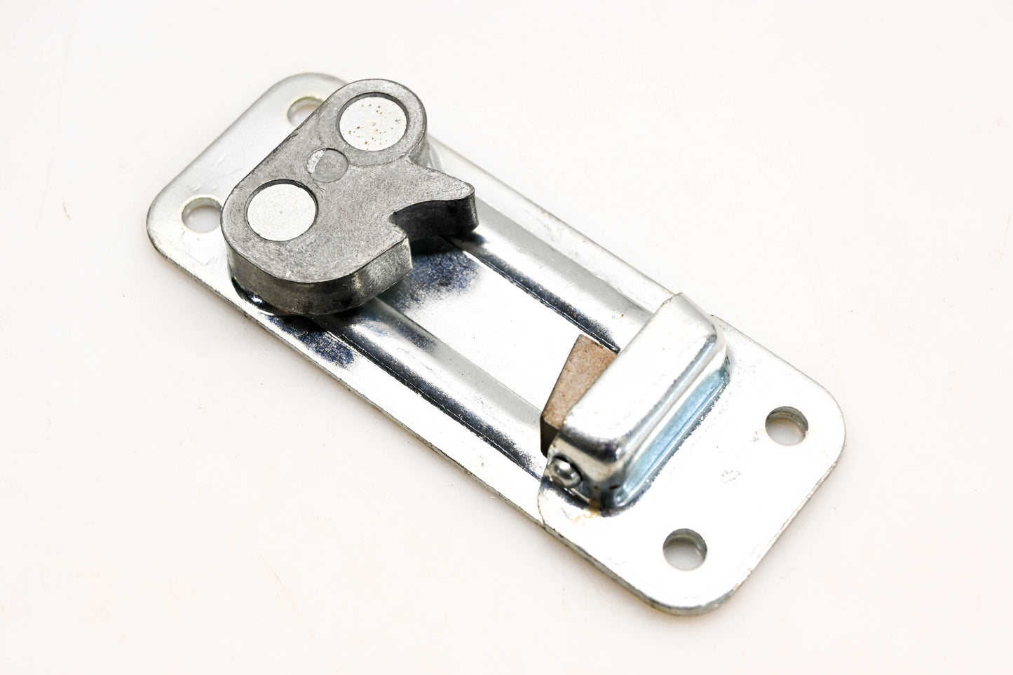 Mack 181QS22 Striker Block NOS