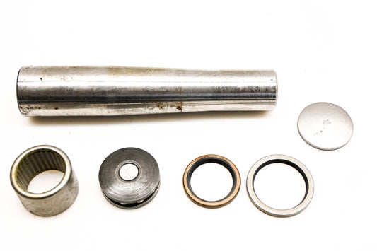 Mack 301SQ46B King Pin NOS
