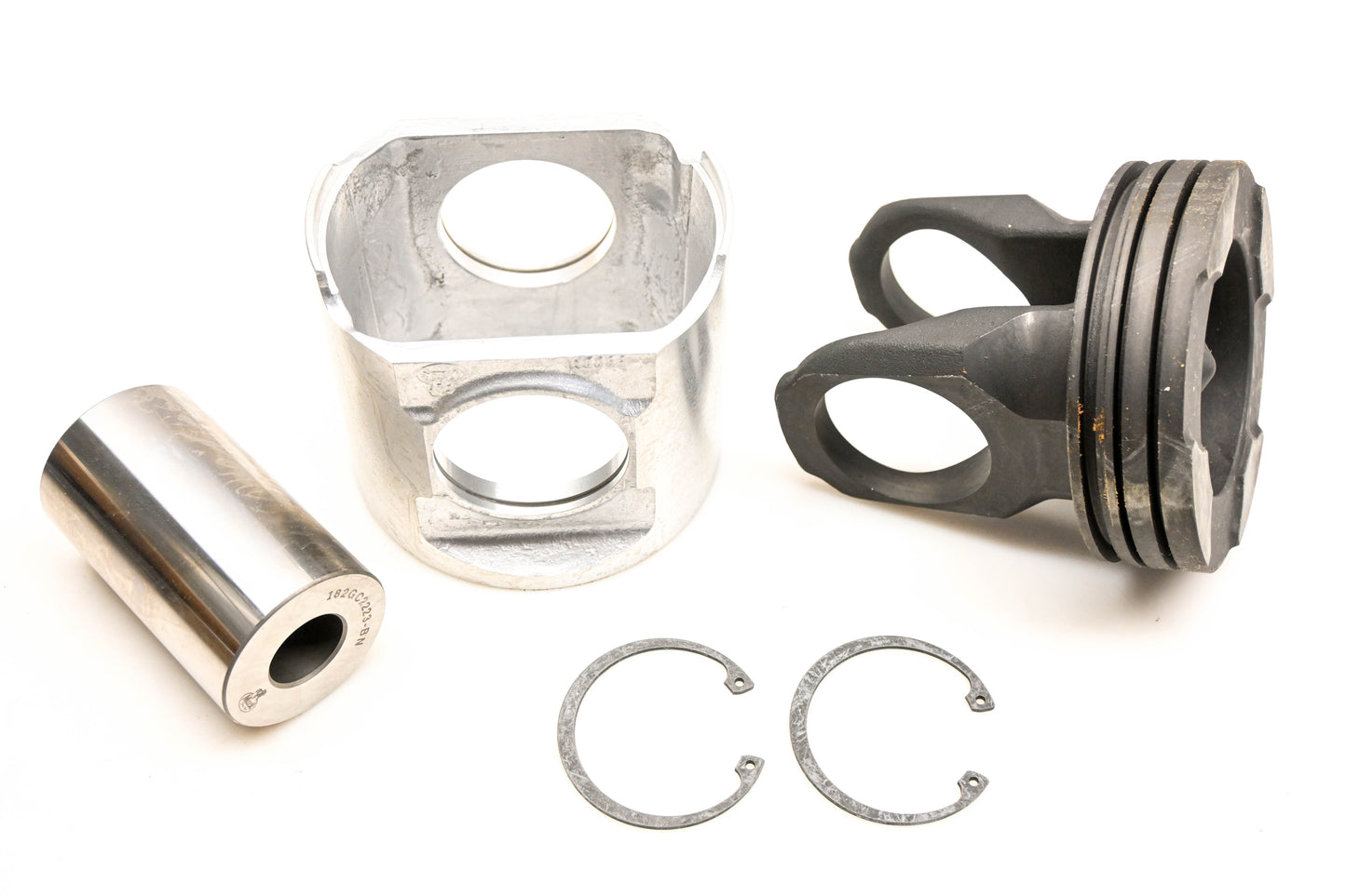 Mack 215SB231A Piston Kit NOS