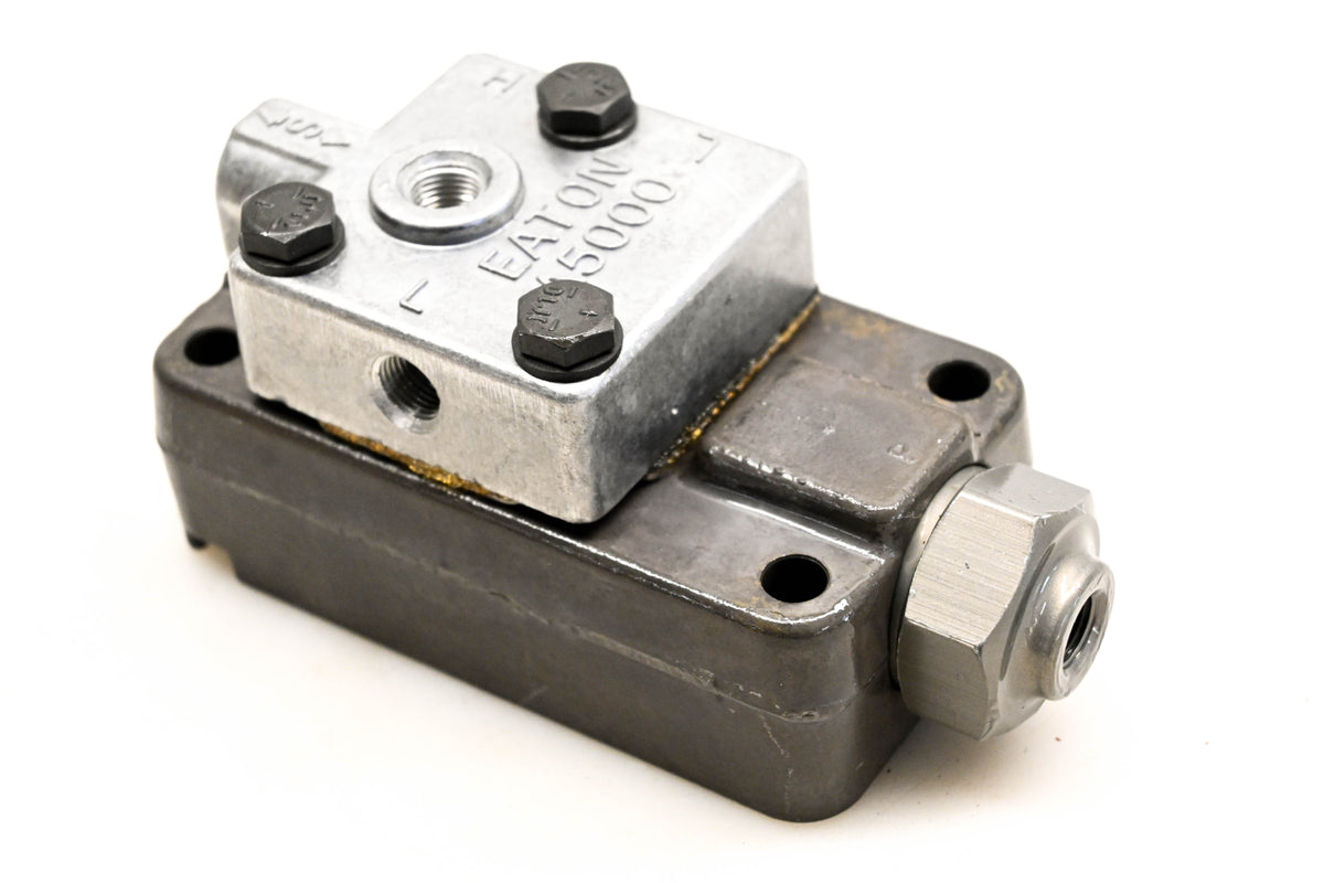 Mack 3088-A5000 Eaton Fuller Slave Valve Assembly NOS