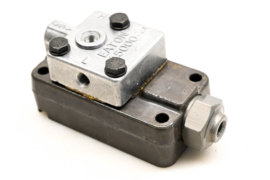 Mack 3088-A5000 Eaton Fuller Slave Valve Assembly NOS