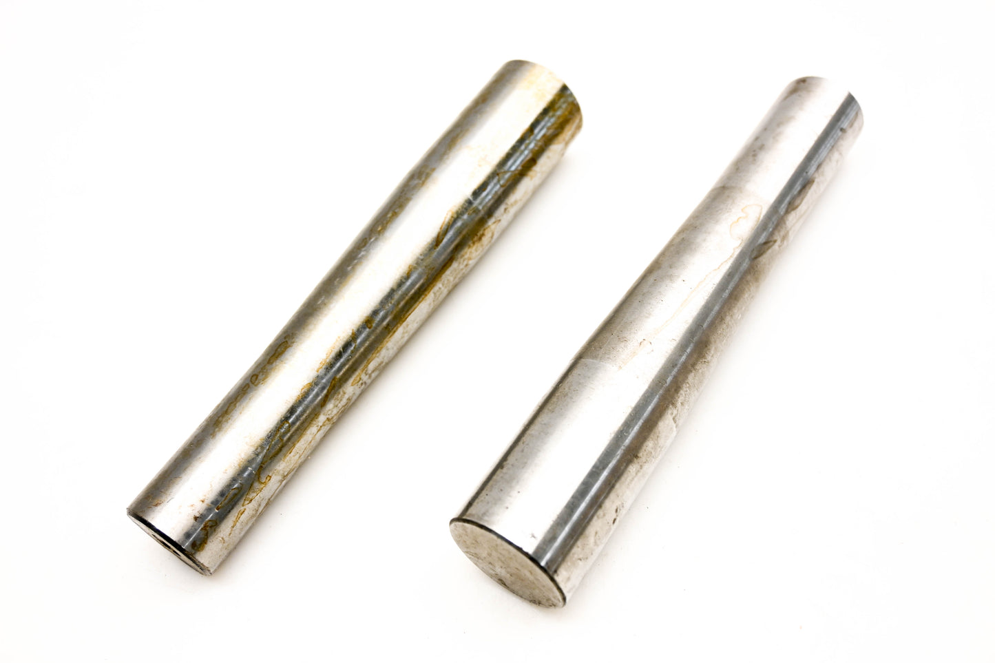Mack 22QH123AP1 King Pins Qty 2 NOS