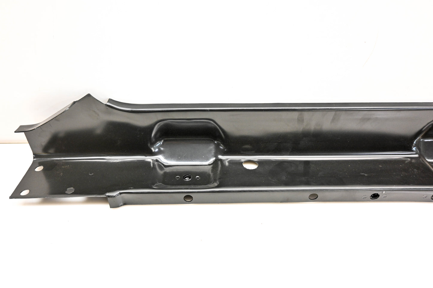 Mack 19QS529A Outer Lower Lefthand Post Housing NOS