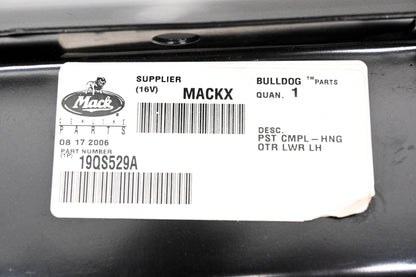 Mack 19QS529A Outer Lower Lefthand Post Housing NOS