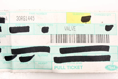 Mack 30RS1445, P15-8914 Valve Cover Bolt NOS