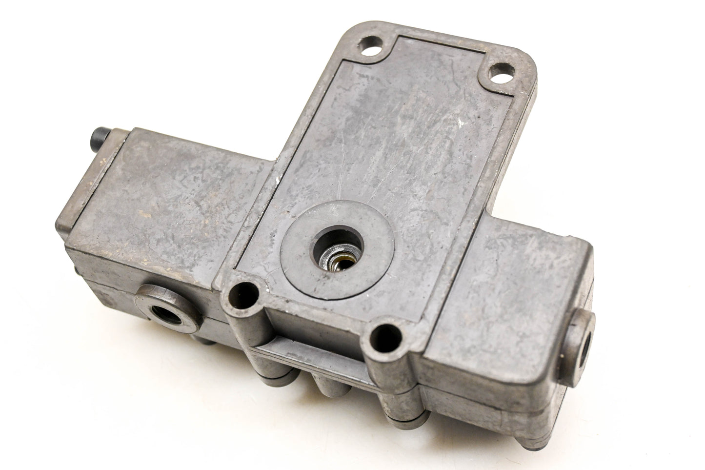 Mack 21041938 Transmission Shift Valve NOS