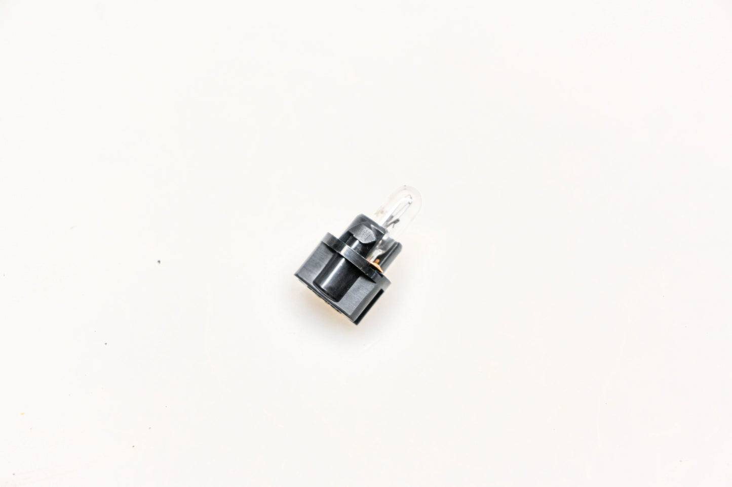 Mack 342AX32 Bulb & Socket NOS