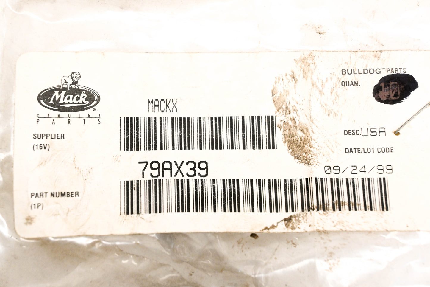 Mack 79AX39 Plugs Qty 2 NOS