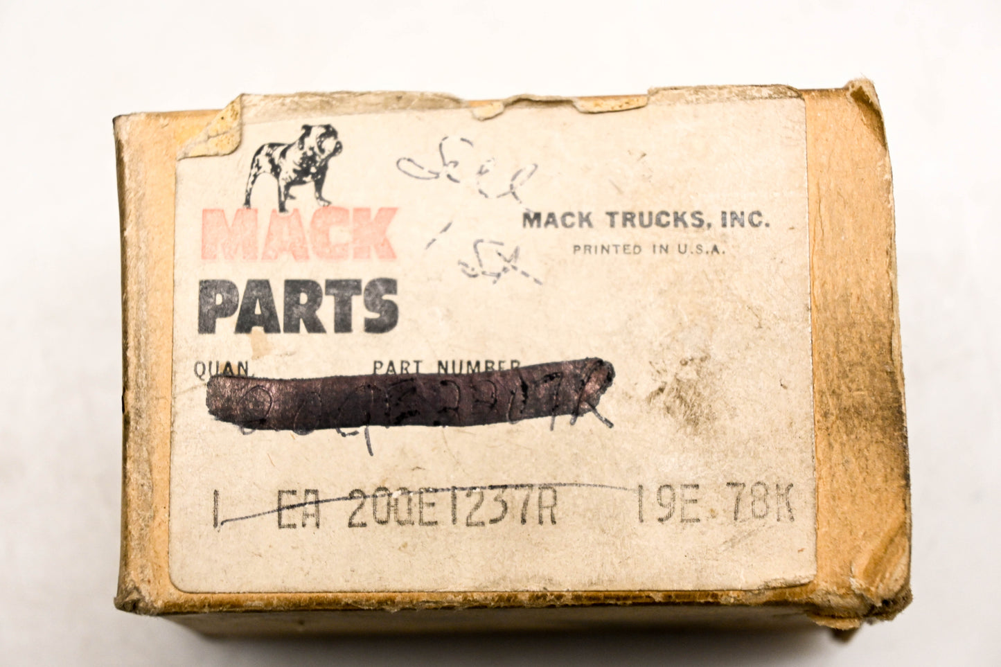 Mack 20QE1237R, 13526AT Check Valve NOS