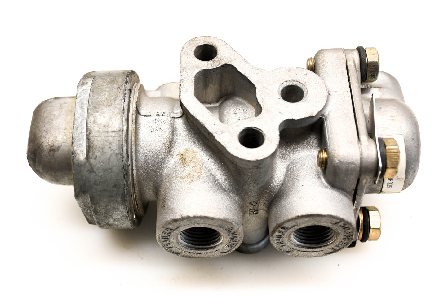 Mack 20QE335, T-237946, T-237744 Tractor Protection Valve NOS