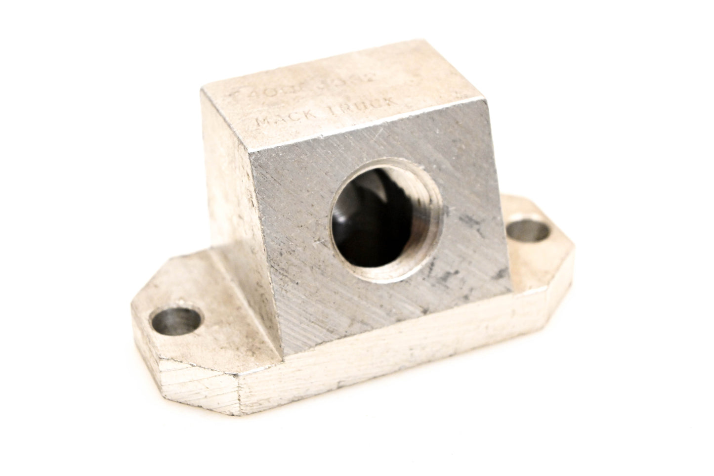 Mack 40QE3582 Fitting NOS