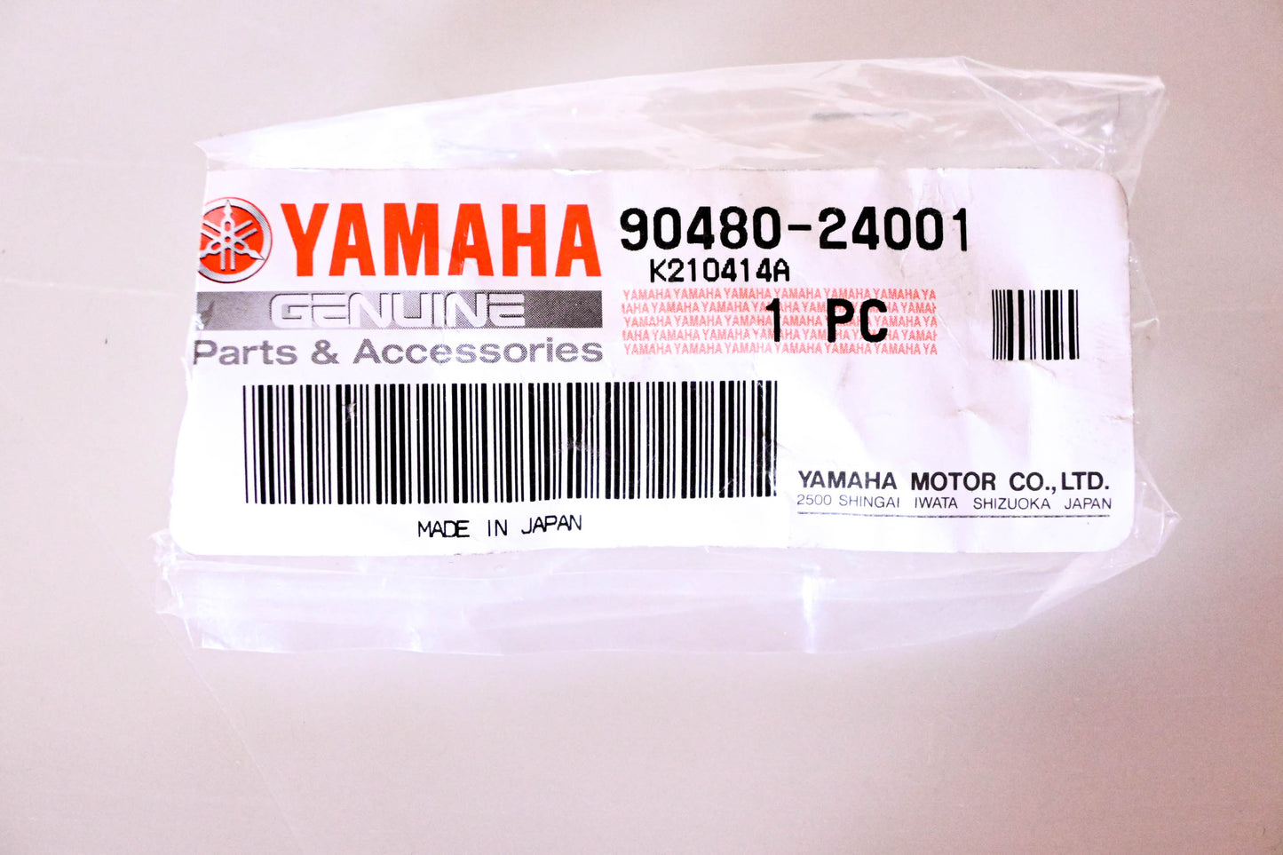 New OEM Yamaha 90480-24001-00 Grommet NOS