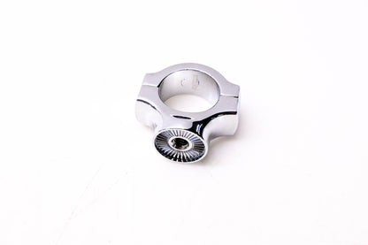 Kuryakyn 3175, 2030-0221 Side Mount License Plate Clamp NOS