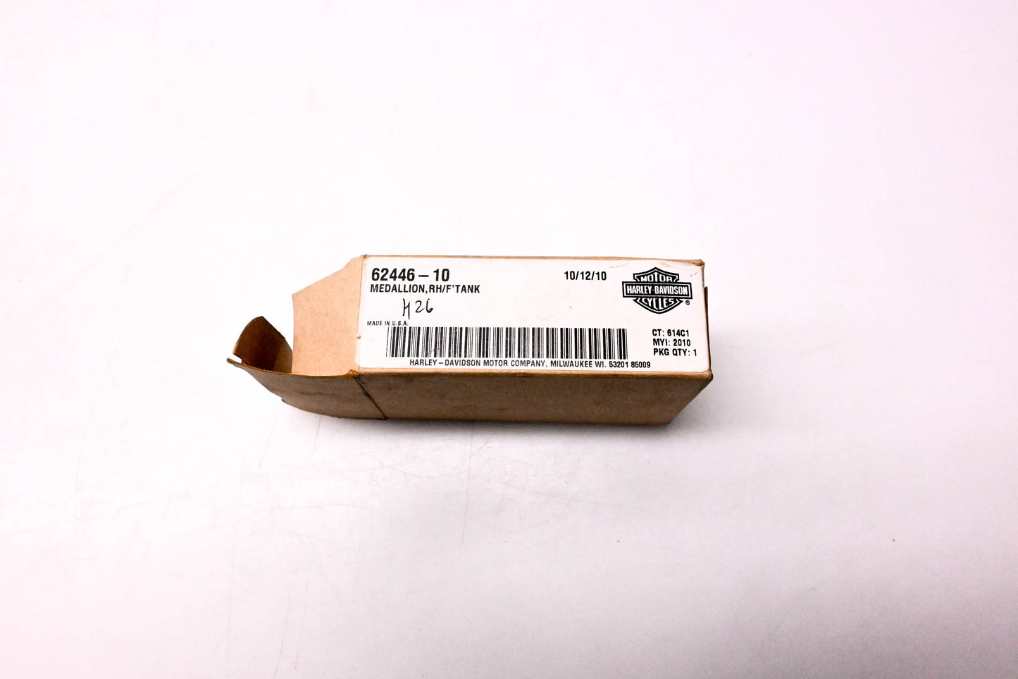 New OEM Harley-Davidson 62446-10 Right Hand Fuel Tank Medallion NOS