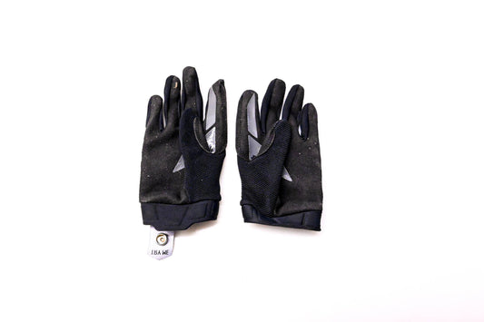 1 10018-001-04, 3332-1448 Pair of Youth Gloves Black SM NOS