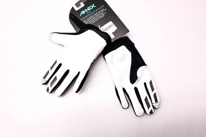 Seven 2210014-001-YS Pair of Youth Annex Gloves Black & White NOS