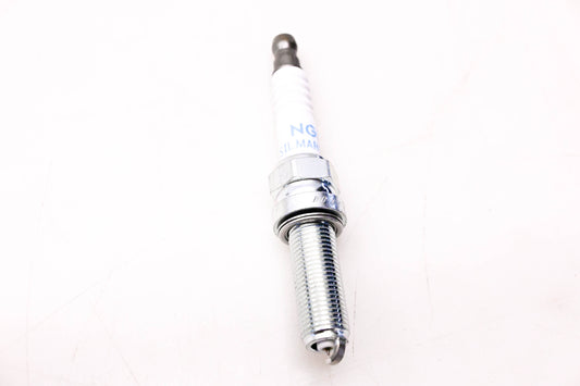 NGK SILMAR9A9S, 6213 Laser Iridium Spark Plug NOS
