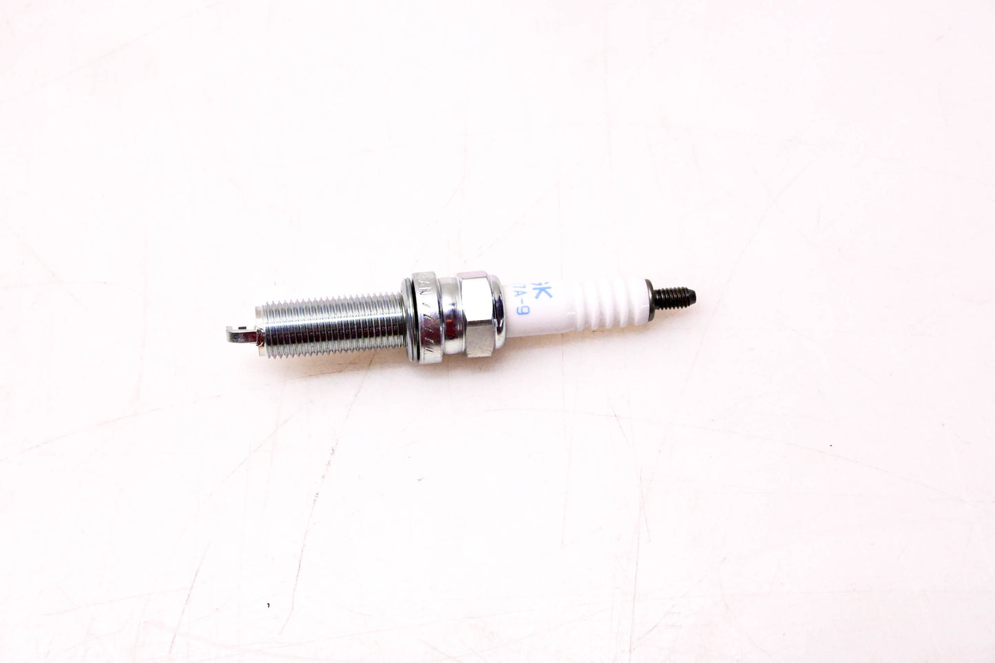 NGK LMAR7A-9, 4908 Spark Plug NOS