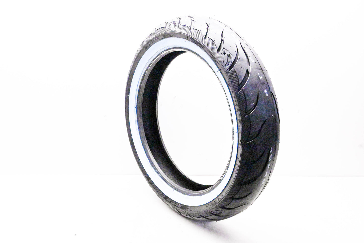 Avon Tyres 2120292, 90000031482 Cobra Chrome AV92 Whitewall 150/70B18 76V RF Rear Tire NOS