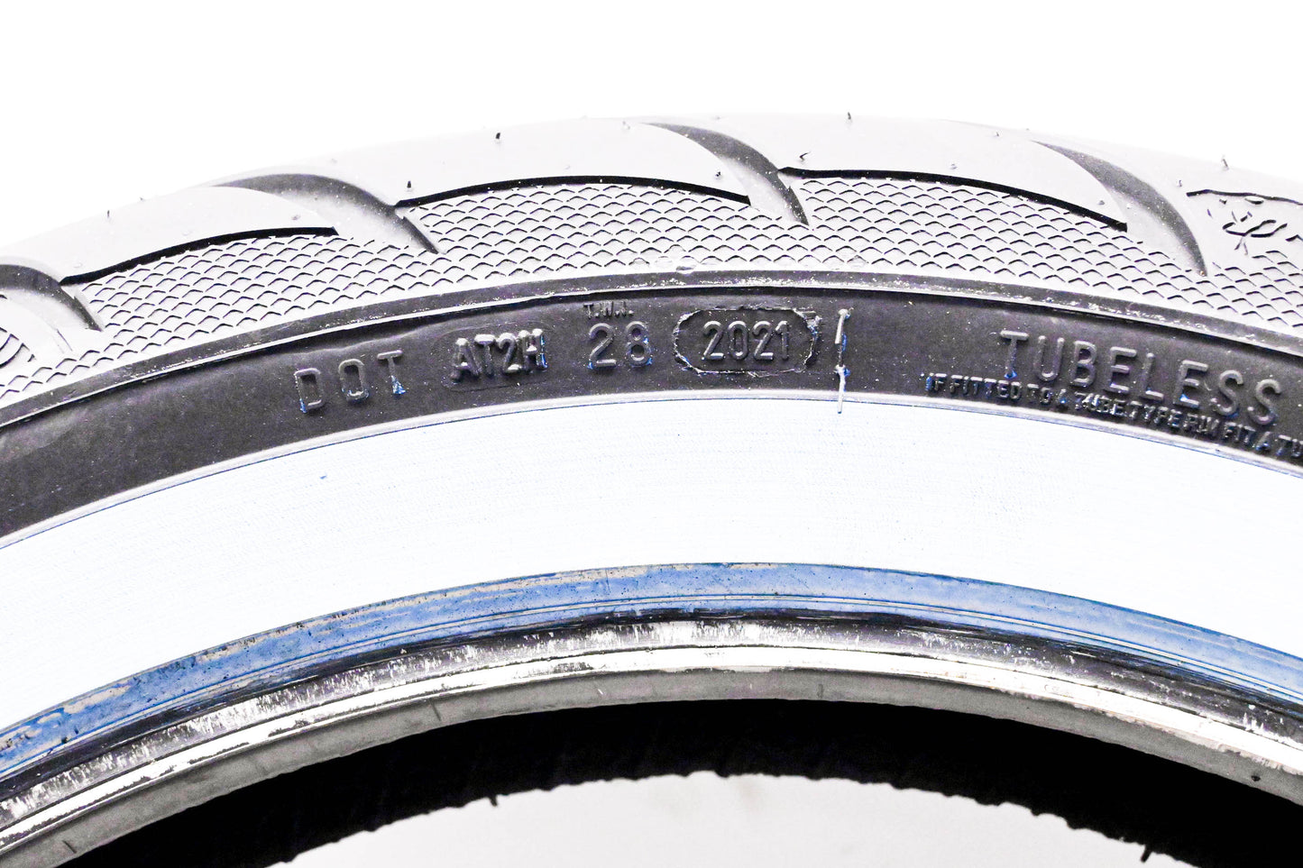 Avon Tyres 2120292, 90000031482 Cobra Chrome AV92 Whitewall 150/70B18 76V RF Rear Tire NOS