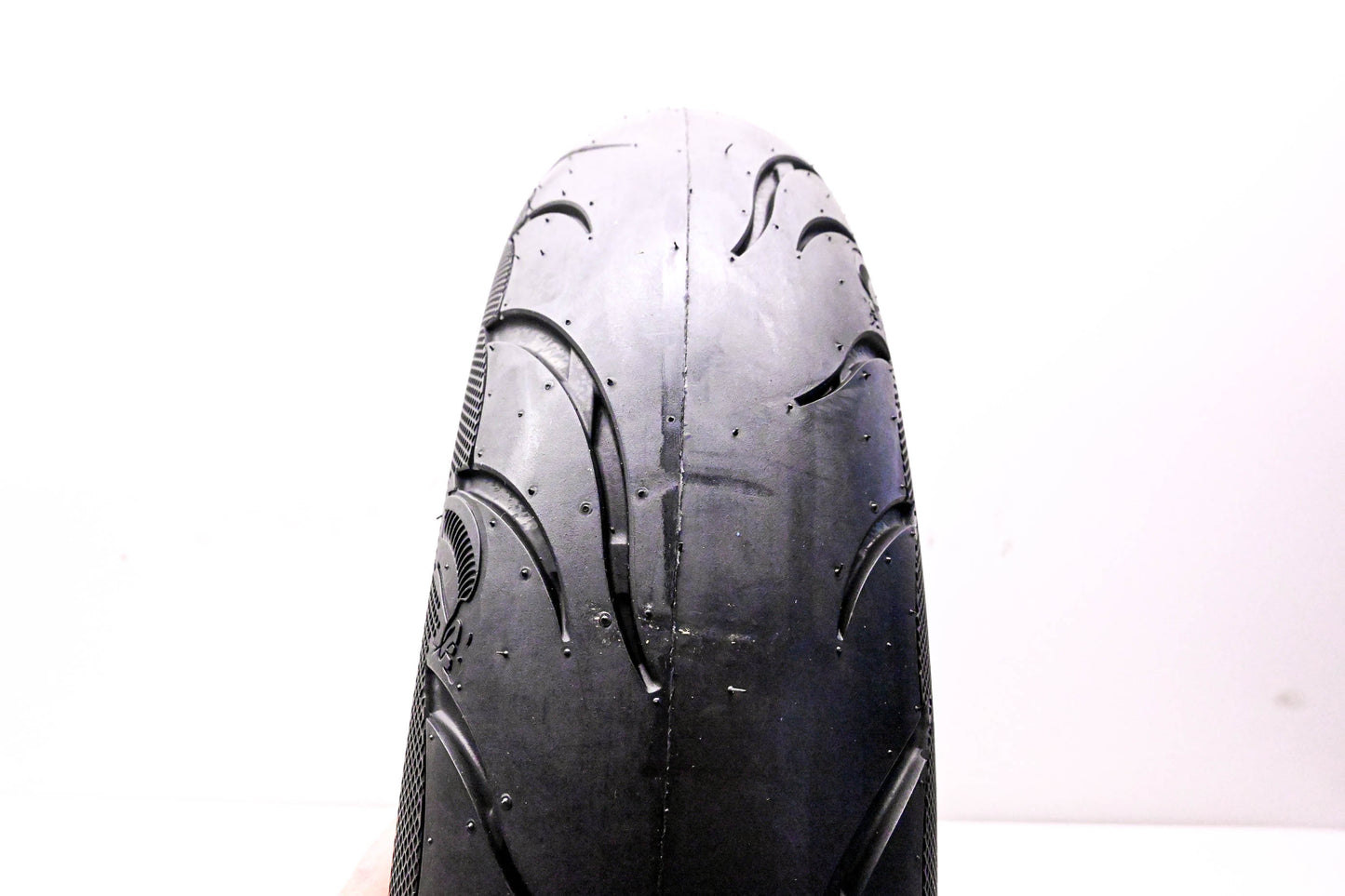Avon Tyres 2120292, 90000031482 Cobra Chrome AV92 Whitewall 150/70B18 76V RF Rear Tire NOS
