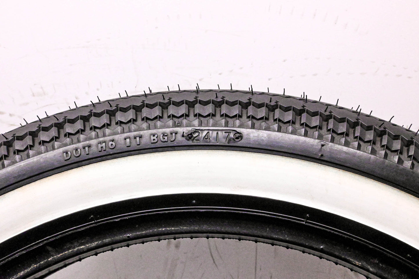 Shinko Tires202-38 Shinko E-270 White Wall 4.00-19 M/C 61H Tire NOS
