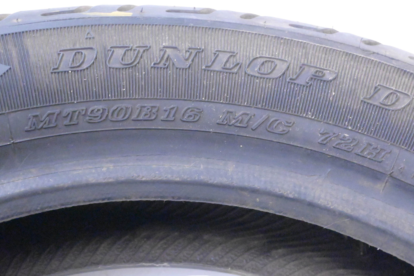 Dunlop 2700 Harley Davidson D402F MT90B16 72H NOS