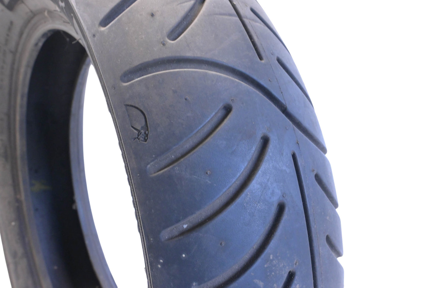 Avon AM42, 2844912 Venom 150/80B-16 81H Rear Tire NOS