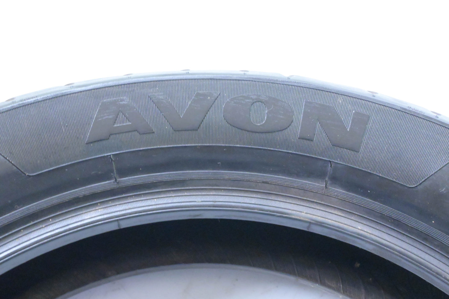 Avon AM42, 2844912 Venom 150/80B-16 81H Rear Tire NOS