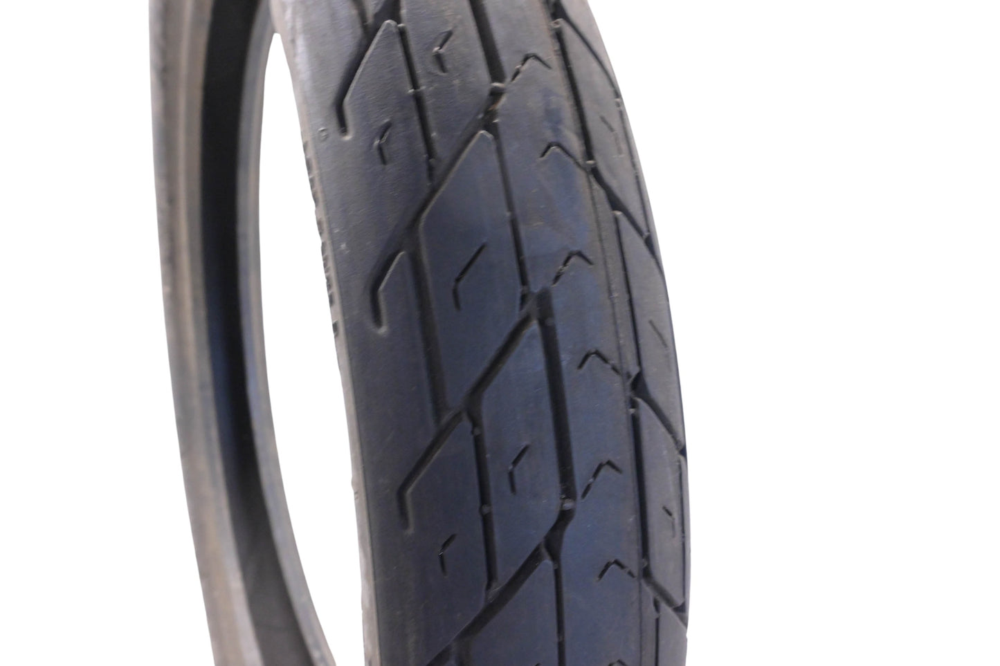Avon X479 Roadrunner 90/90H19 52H Tire NOS