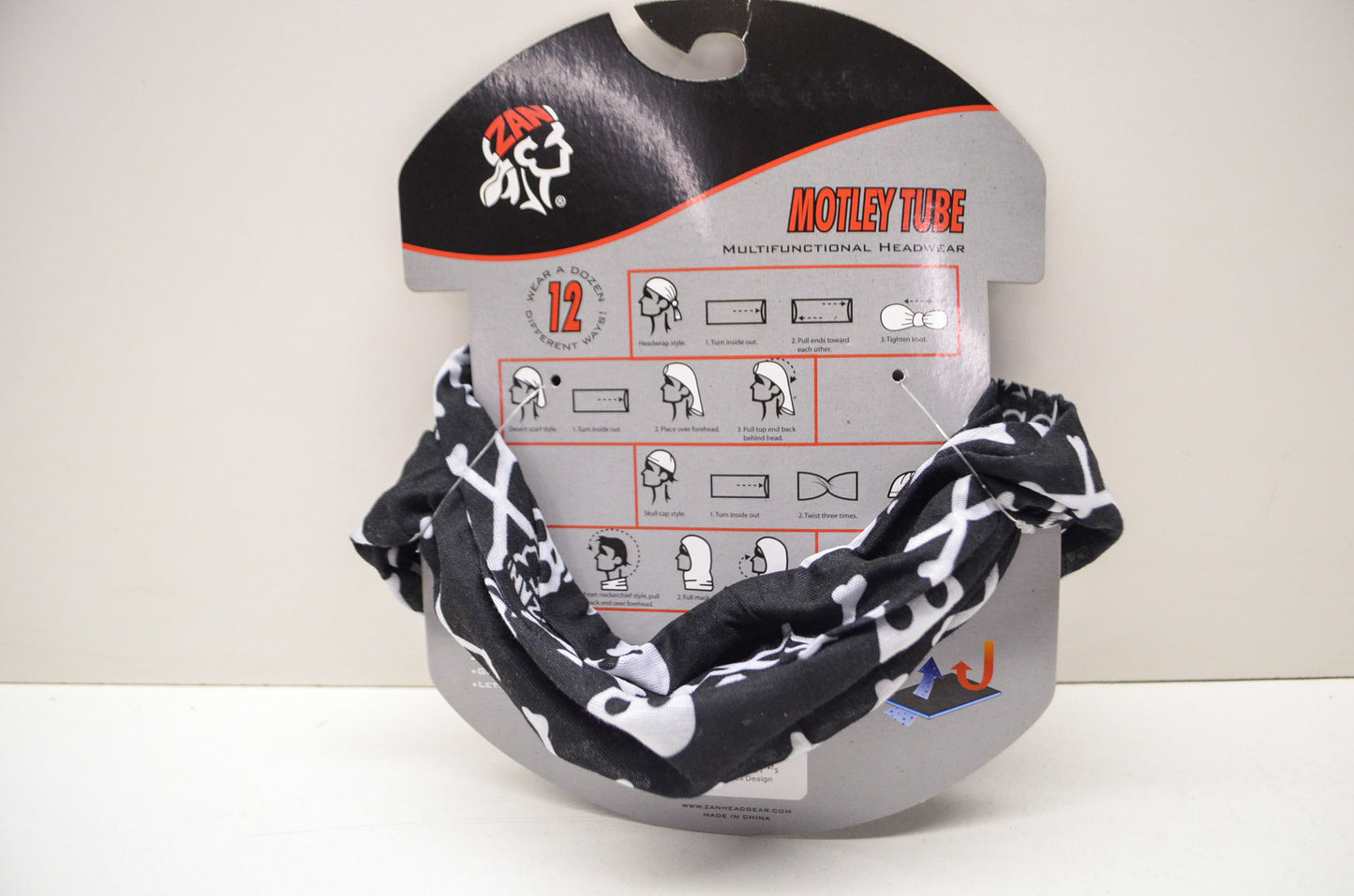 Zan Headgear 26-44804, T113 Motley Tube Multifunctional Headwear Skull & Crossbo