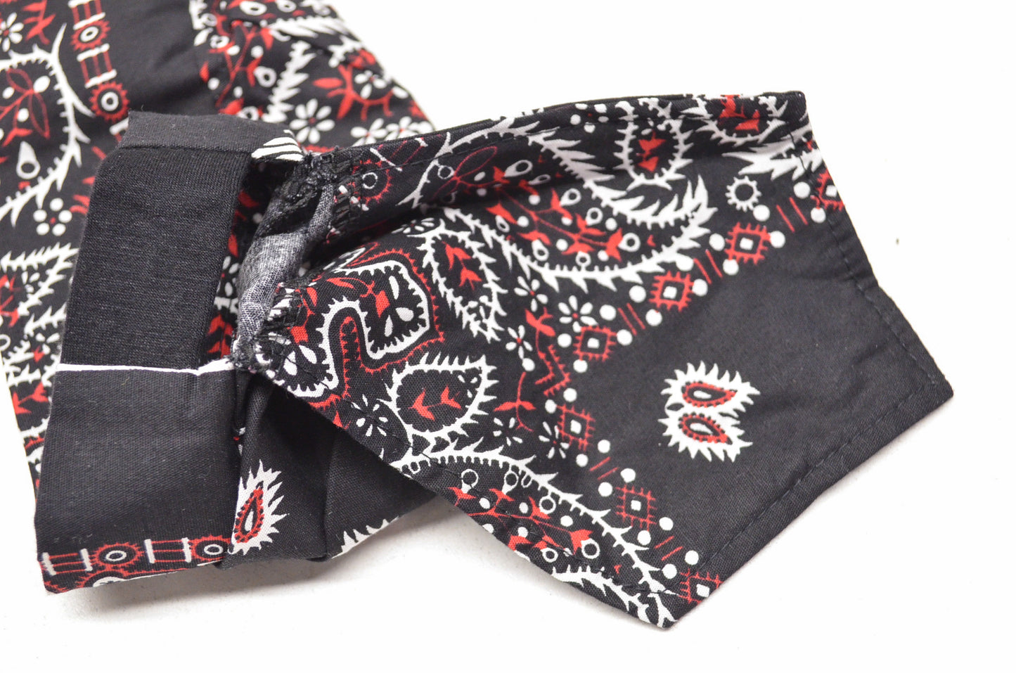 New Schampa Old School Rat Tail Skull Cap Stretch Band Red White on Black Paisle