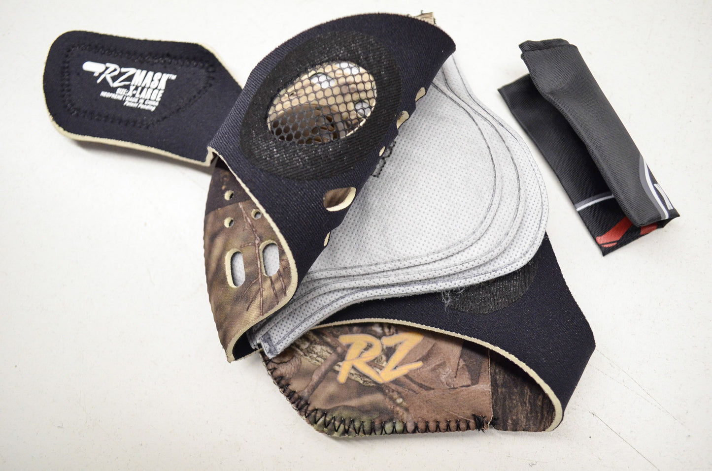 New RZ Mask Camo XL Sentless Hunting Mask W/ Filters & Storage Bag