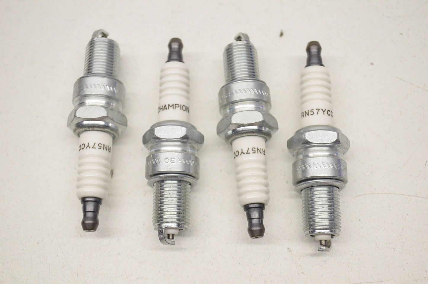 New Champion Copper Plus 954 Spark Plugs QTY 4 14mm 3/4' Reach