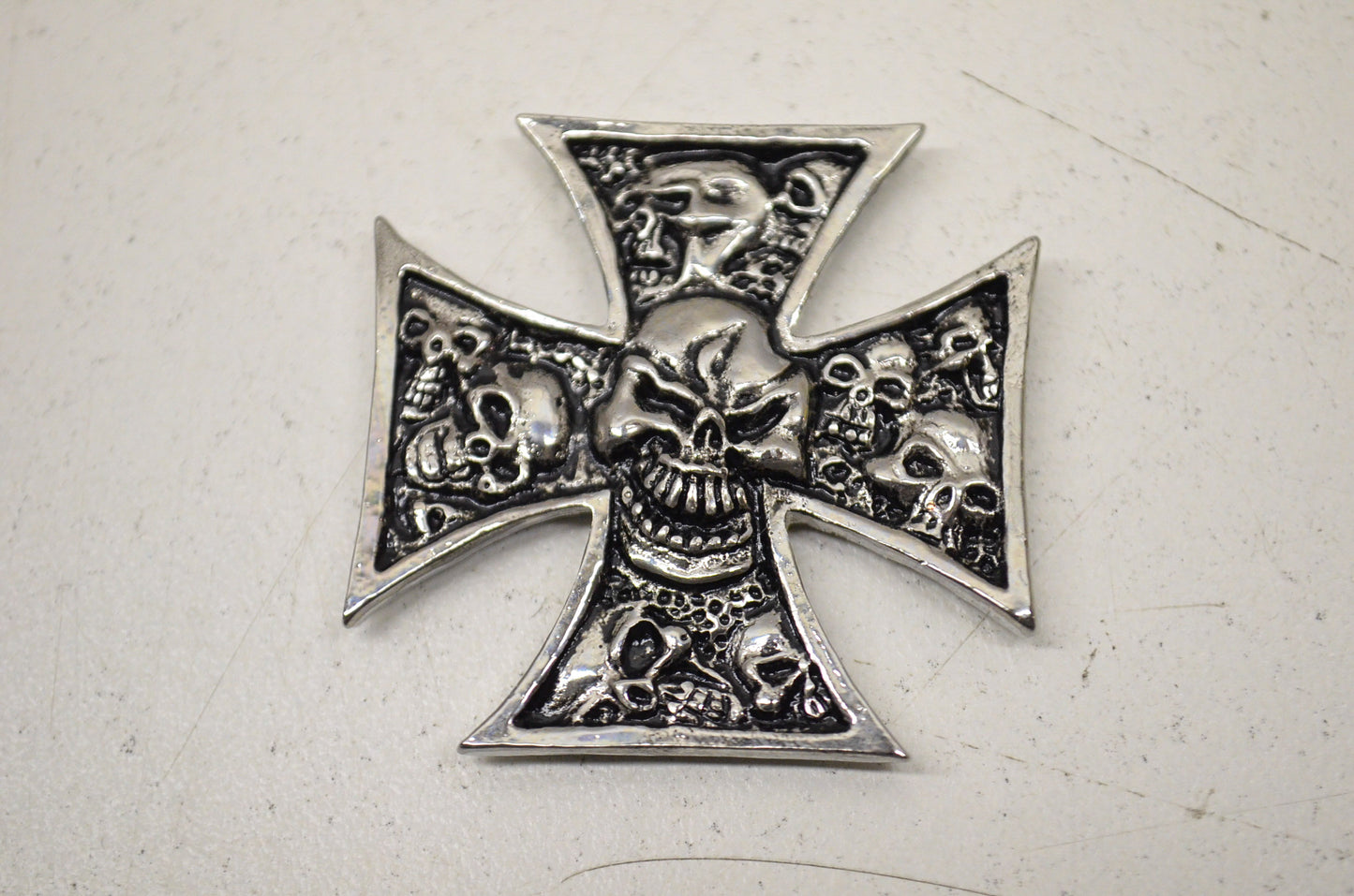 New Highway Hawk XS Cross Skulls Emblem 1.5x1.5in