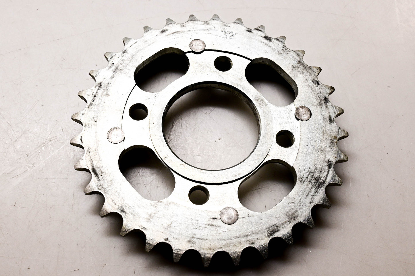 New OEM Honda 41200-KB4-670 Sprocket 32T NOS