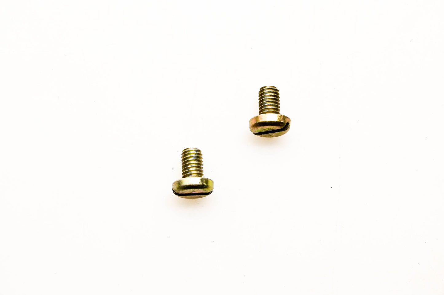 New OEM John Deere 21H1335 Screws Qty 2 NOS