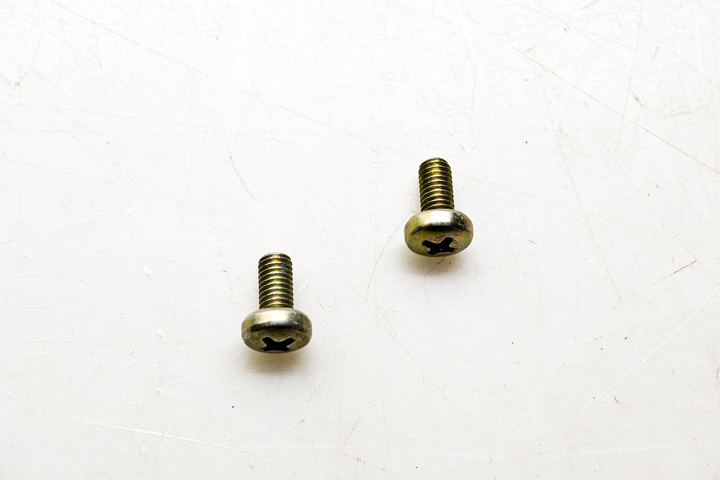 New OEM John Deere 21M7278 Screws Qty 2 NOS