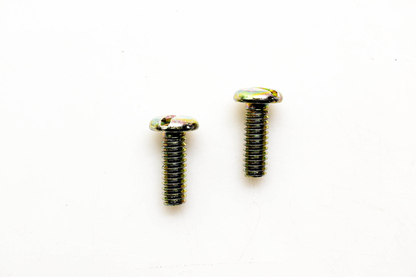 New OEM John Deere 21H1303 Screws Qty 2 NOS