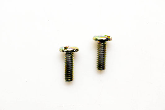 New OEM John Deere 21H1303 Screws Qty 2 NOS