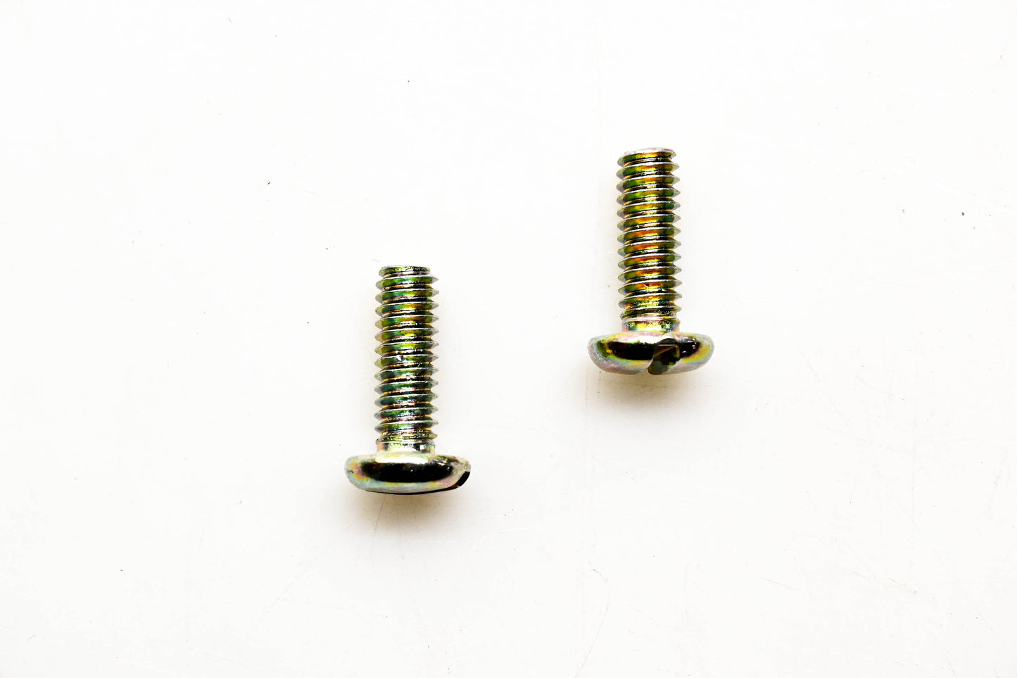 New OEM John Deere 21H1303 Screws Qty 2 NOS
