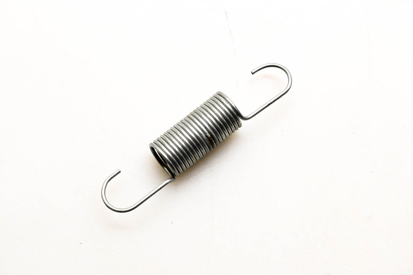 New OEM John Deere M71118 Extension Spring NOS