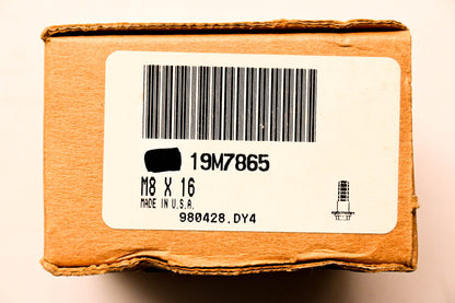 New OEM John Deere 19M7865 Screw M8 x 16 NOS