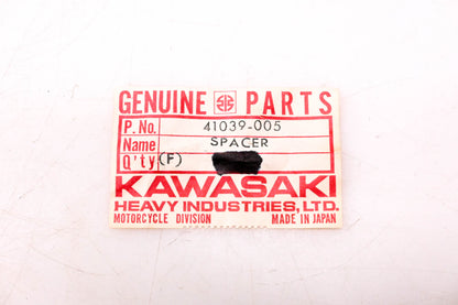 New OEM Kawasaki 41039-005 Front Hub Bearing Spacer NOS