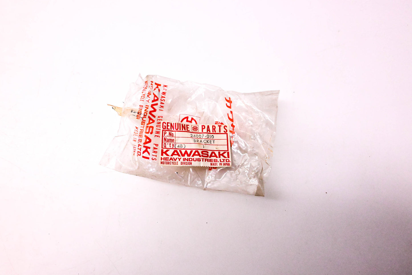 New OEM Kawasaki 34007-010 Left Hand Footrest Bar Bracket NOS